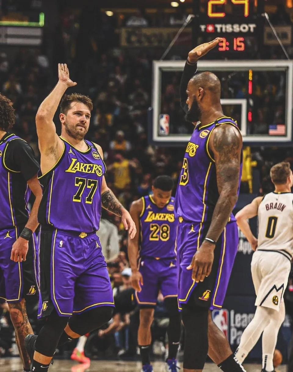 浓眉哥巅峰对决，穆雷与80激战IG分钟，赛况扑朔迷离胜负难料！的简单介绍